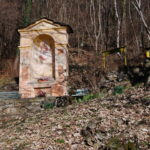 La cappelletta sulla poderale allo stacco del sentiero 4
