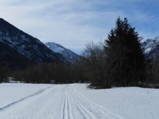 Pista Rio Palla, sullo sfondo il Monte Ciastella