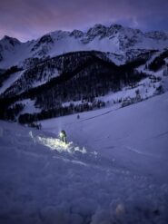 Residui di valanga alle prime luci del mattino