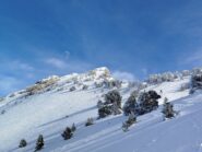 La vetta dai pendii sommitali prima di arrivare in cresta