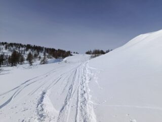 Salita lungo il costone 