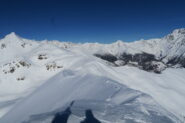 la cresta da percorrere per raggiungere il Mont de la Tsa in alto a sinistra