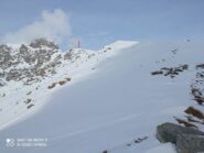 in giallo la cima; in rosso il dosso dove ho visto fermarsi tutti