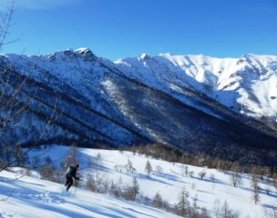 Sui pendii direzione lago Gourc