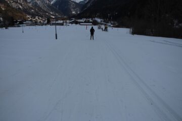 pista gelata e non fresata in discesa