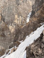 In fondo si puo' notare il Canalone Comera, ottima visuale dal ritorno sul sentiero nr.1