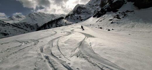 Neve che torna bella nelle radure verso Balma