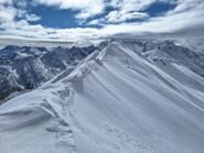 La cresta percorsa in salita tra Clot la Pierre e Longir