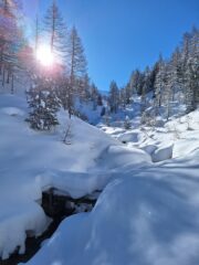 Innevamento abbondante nel vallone Mendia
