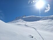 Bella neve nella valletta sotto la cima