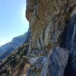 In discesa sotto lo Scoglio dei Ciclopi