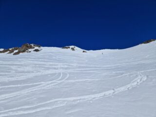 Crosta da vento sotto la cima