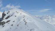 processione di sci alpinisti