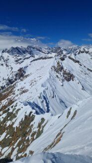 Vista sul Colle Termo il Tiglio e il Monte Rosa dalla cima.