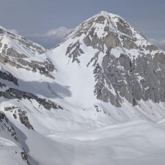 Pizzo d’intermesoli con sella dei grilli a sinistra