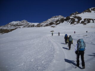 salendo  davanti al Monte Rosa