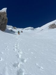 Sotto la cornice dell'uscita diretta
