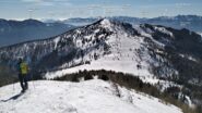  Discesa verso l'insellatura La Bassa 1839m