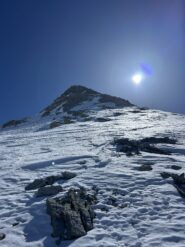 Vetta vicina, col canalino in ombra