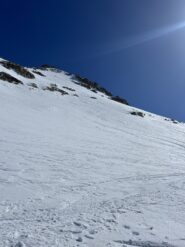 Bella neve nella seconda, occhio alle rocce