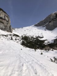 Inizio neve continua dall'inizio del vallone per il galin