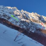 Dalla base del canale Majori: in verde l'attacco della direttissima Gulli, in rosso l'attacco della Iurisci-Carusi