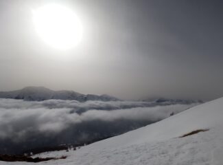 Sole velato dalla sabbia sahariana 