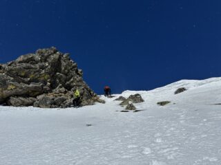 Il saltino roccioso appena percorso che si supera in arrampicata 