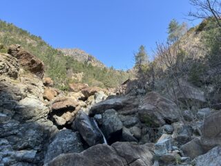 Salto da prendere come riferimento per poi inerpicarsi a dx