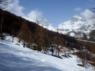 Verso le Baite Frontera, con Torre d'Ovarda e Cima Golai.