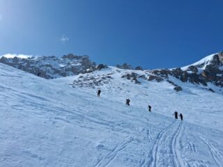 salendo sotto i Serous