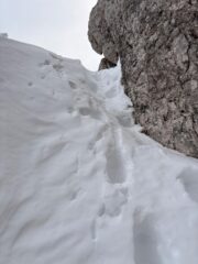 Sentiero delle creste, verso la vetta...presente una cornice