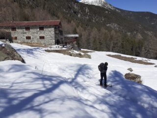 Passaggio all'Alpe scendendo.