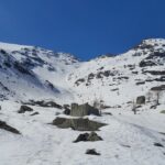 al centro il colle delle Porte, a sin il pendio nw