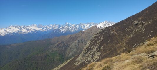 Al centro Bessanese, Uja di Mondrone e Ciamarella, sulla dx le Levanne