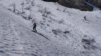 Buone pendenze e bella neve nel pendio-canale dell'Eitra