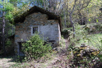 Ad Arbussayes di sopra, scendendo sul sentiero 1