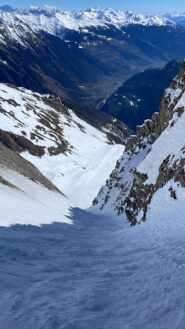 La parte superiore della linea, a qualche decina di metri dalla cornice terminale