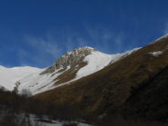 Alla partenza, la Rocca d'Orel e in fondo a sinistra il Monte Pianard