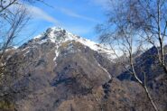 Il Monte Barone dal sentiero di salita.