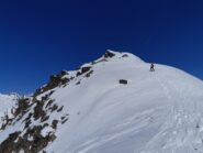 In discesa appena sotto la cima