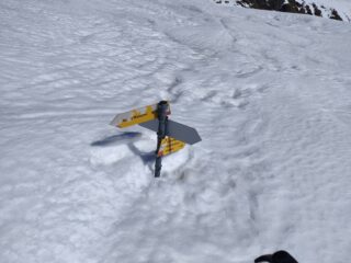 Cartello sepolto 