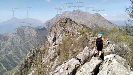  Si prosegue in cresta verso la Corna Camozzera 