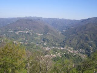 Val Fontanabuona dalla cima del Tugio