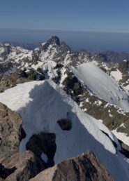 dalla vetta vitta sulla Paglia Orba e sul mare del golfo di Porto con Capo Rosso