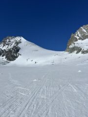 Allalinpass di fronte a noi
