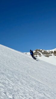 Conoide con bella neve in fase di trasformazione 
