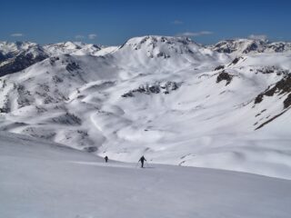 arrivando al gran Serin, al centro il Gran Costa con a sx il colletto E 2490