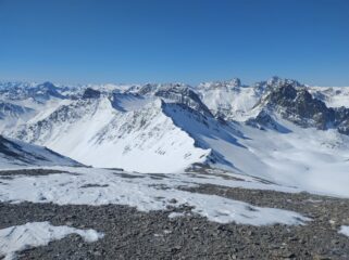 poca neve sul pendio finale dove si sale (dove si scende c'è neve)