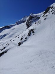 tracce che proseguono  verso il Basodino